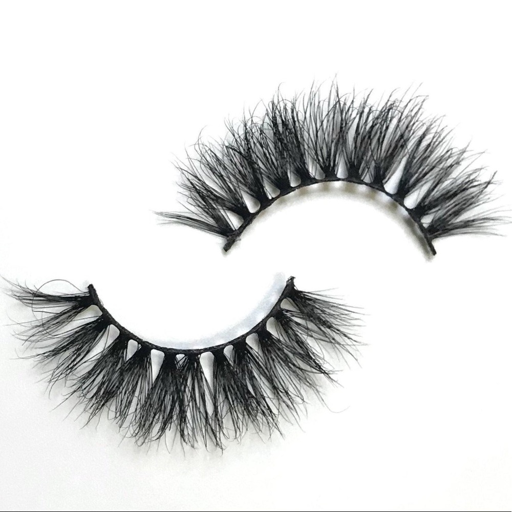 “Dream” 3D Mink False Eyelashes | 20mm Flirty Natural Lashes - Picture 3 of 3